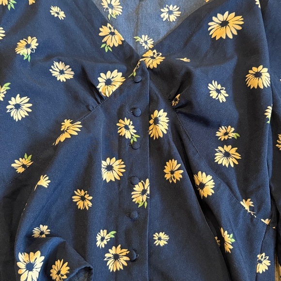 Moussy sz 1 or S Navy Floral Button-Up Margalet Blouse peasant sleeve great cond - Picture 9 of 11